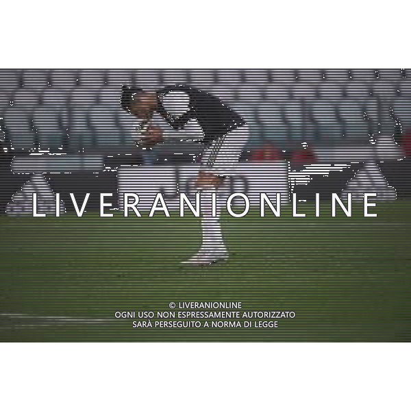 Juventus - Milan Semifinale ritorno Coppa Italia Tim Cup Juventus Stadium Torino 12.06.2020 - partita giocata a porte chiuse emergenza coronavirus Nella foto cristiano ronaldo si prepara al tiro del calcio di rigore - bacia il pallone ©Agenzia Aldo Liverani Sas