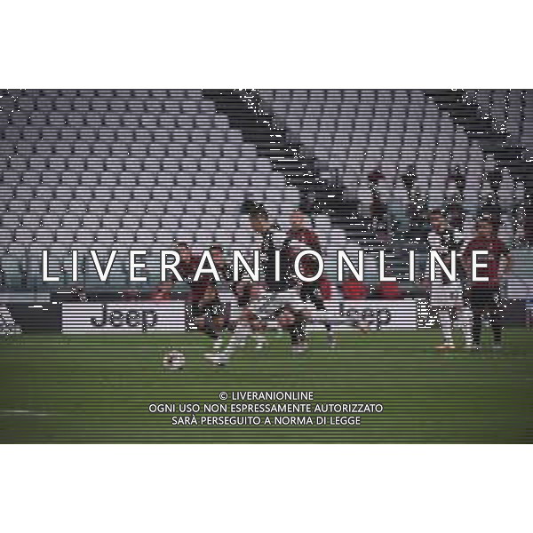 Juventus - Milan Semifinale ritorno Coppa Italia Tim Cup Juventus Stadium Torino 12.06.2020 - partita giocata a porte chiuse emergenza coronavirus Nella foto cristiano ronaldo al tiro del calcio di rigore sbagliato, tirato sul palo ©Agenzia Aldo Liverani Sas