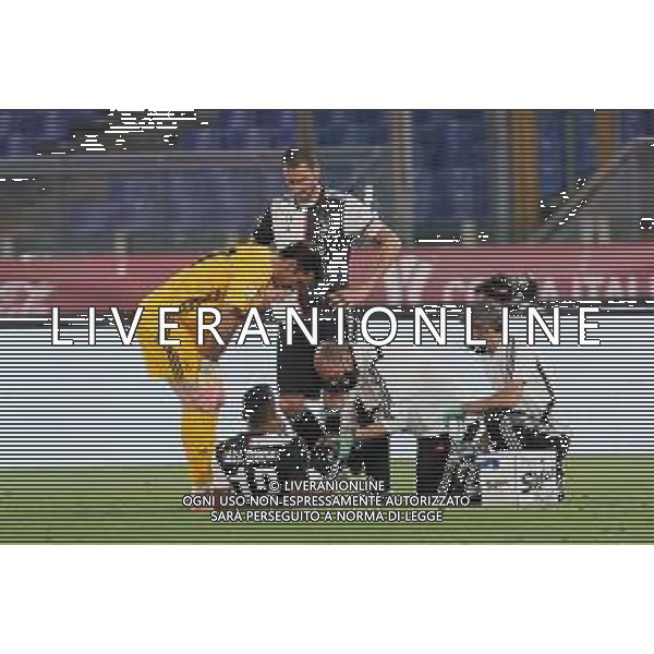 NAPOLI - JUVENTUS FINALE DI COPPA ITALIA - ROMA 17.06.2020 NELLA FOTO: ALEX SANDRO A TERRA INFORTUNATO, GIANLUIGI BUFFON, LEONARDO BONUCCI ©MOSCA / AGENZIA ALDO LIVERANI SAS