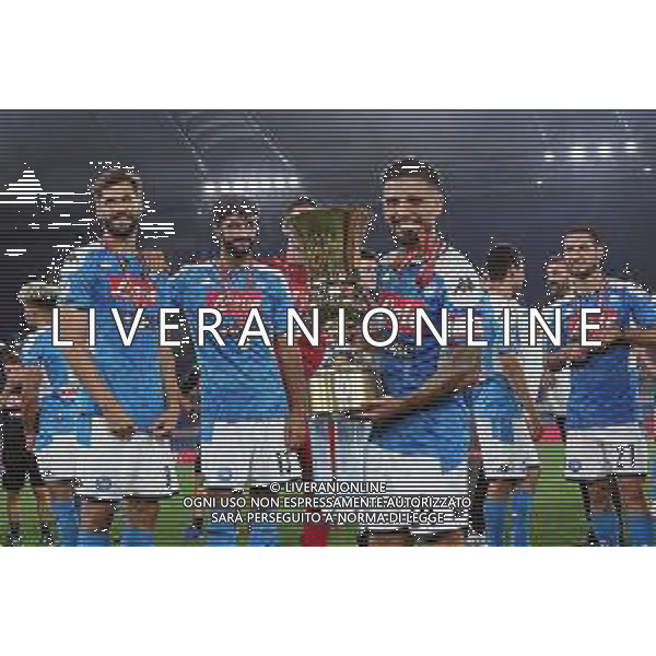 NAPOLI - JUVENTUS FINALE DI COPPA ITALIA - ROMA 17.06.2020 NELLA FOTO: ESULTANZA FESTEGGIAMENTI DEL NAPOLI A FINE GARA PER LA VITTORIA DELLA COPPA - TROFEO LORENZO INSIGNE ©MOSCA / AGENZIA ALDO LIVERANI SAS