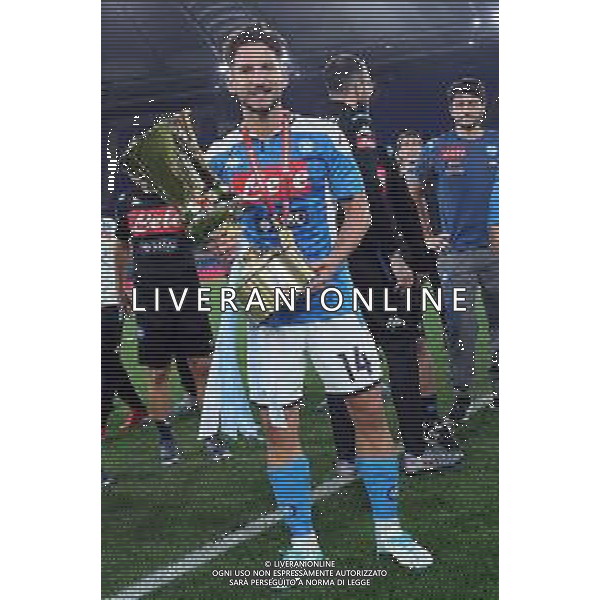 NAPOLI - JUVENTUS FINALE DI COPPA ITALIA - ROMA 17.06.2020 NELLA FOTO: ESULTANZA FESTEGGIAMENTI DEL NAPOLI A FINE GARA PER LA VITTORIA DELLA COPPA - TROFEO DRIES MERTENS ©MOSCA / AGENZIA ALDO LIVERANI SAS