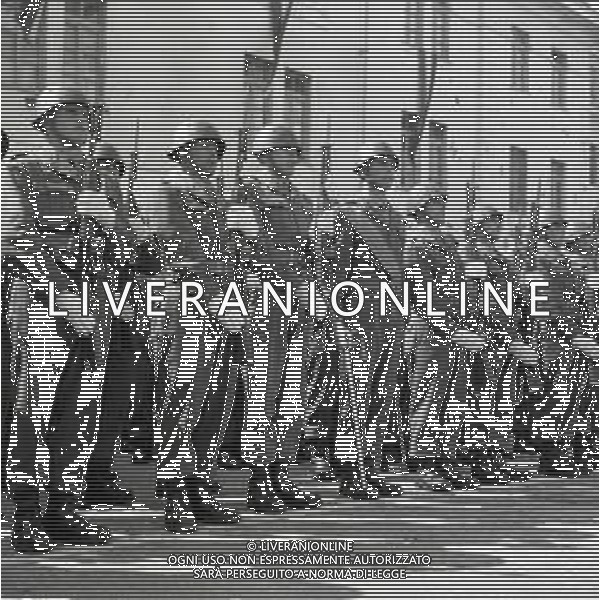 RETROSPETTIVA GIANNI MORANDI CANTANTE NELLA FOTO GIANNI MORANDI MILITARE AL GIURAMENTO AD ARMA DI TAGGIA NELL\'ANNO 1967 AG ALDO LIVERANI SAS