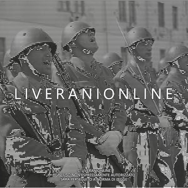 RETROSPETTIVA GIANNI MORANDI CANTANTE NELLA FOTO GIANNI MORANDI MILITARE AL GIURAMENTO AD ARMA DI TAGGIA NELL\'ANNO 1967 AG ALDO LIVERANI SAS