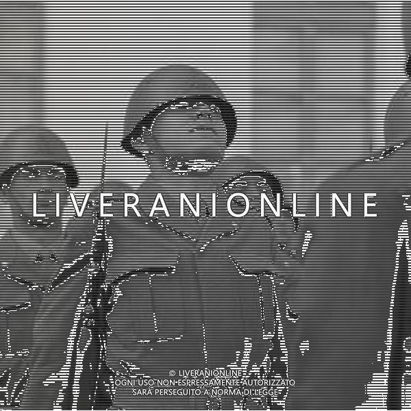 RETROSPETTIVA GIANNI MORANDI CANTANTE NELLA FOTO GIANNI MORANDI MILITARE AL GIURAMENTO AD ARMA DI TAGGIA NELL\'ANNO 1967 AG ALDO LIVERANI SAS