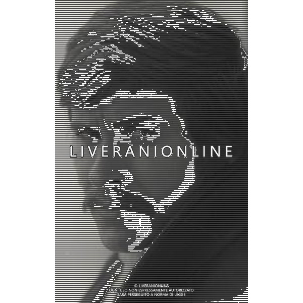 RETROSPETTIVA GIANNI MORANDI CANTANTE NELLA FOTO GIANNI MORANDI NEL FILM“LE CASTAGNE SONO BUONE“ NELL\'ANNO 1970 AG ALDO LIVERANI SAS