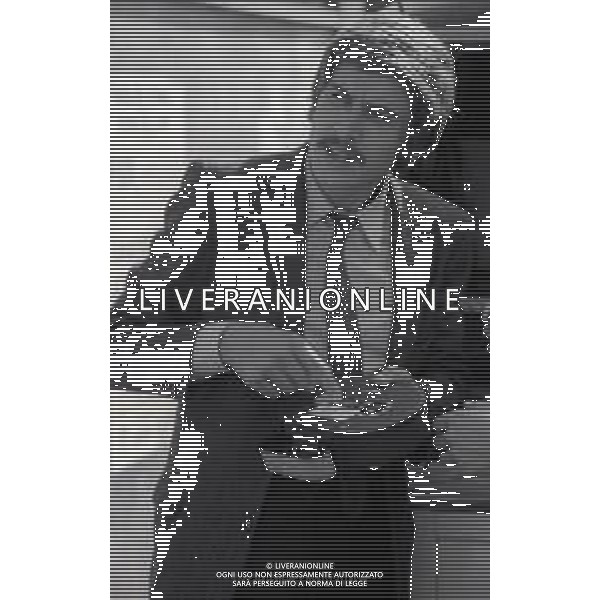 RETROSPETTIVA GIANNI MORANDI CANTANTE NELLA FOTO GIANNI MORANDI NEL FILM“LE CASTAGNE SONO BUONE“ NELL\'ANNO 1970 AG ALDO LIVERANI SAS