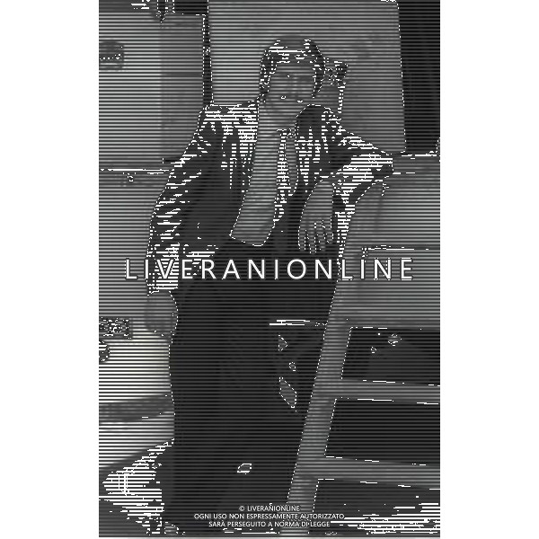 RETROSPETTIVA GIANNI MORANDI CANTANTE NELLA FOTO GIANNI MORANDI NEL FILM“LE CASTAGNE SONO BUONE“ NELL\'ANNO 1970 AG ALDO LIVERANI SAS