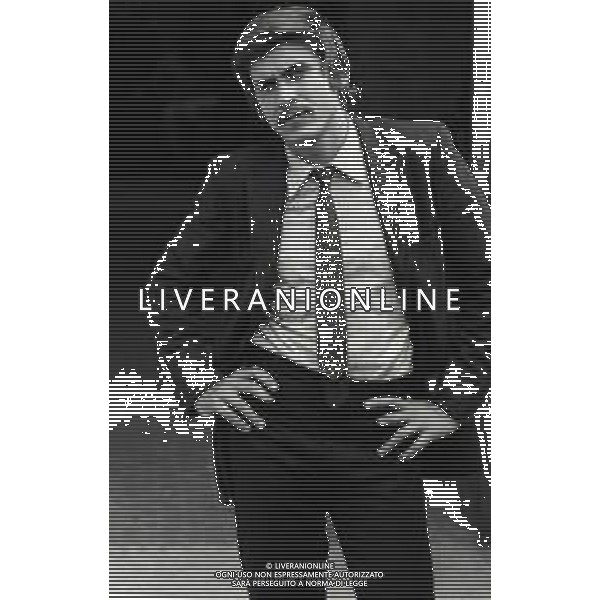 RETROSPETTIVA GIANNI MORANDI CANTANTE NELLA FOTO GIANNI MORANDI NEL FILM“LE CASTAGNE SONO BUONE“ NELL\'ANNO 1970 AG ALDO LIVERANI SAS