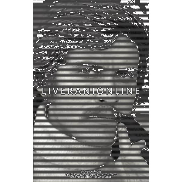 RETROSPETTIVA GIANNI MORANDI CANTANTE NELLA FOTO GIANNI MORANDI NEL FILM“LE CASTAGNE SONO BUONE“ NELL\'ANNO 1970 AG ALDO LIVERANI SAS