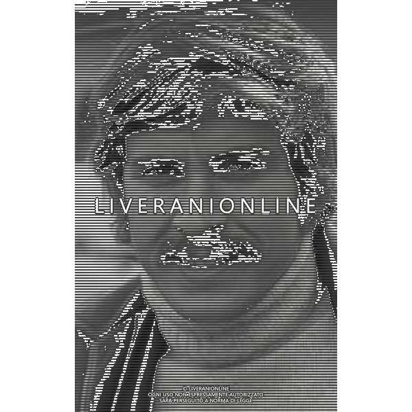RETROSPETTIVA GIANNI MORANDI CANTANTE NELLA FOTO GIANNI MORANDI NEL FILM“LE CASTAGNE SONO BUONE“ NELL\'ANNO 1970 AG ALDO LIVERANI SAS
