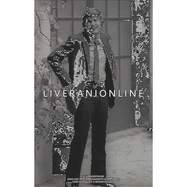 RETROSPETTIVA GIANNI MORANDI CANTANTE NELLA FOTO GIANNI MORANDI NEL FILM“LE CASTAGNE SONO BUONE“ NELL\'ANNO 1970 AG ALDO LIVERANI SAS