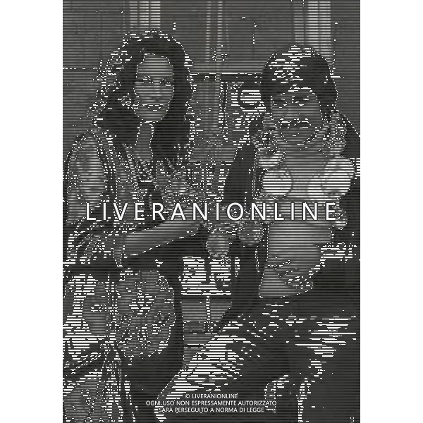 RETROSPETTIVA GIANNI MORANDI CANTANTE NELLA FOTO GIANNI MORANDI CON NICOLETTA MACCHIAVELLI NEL FILM“LE CASTAGNE SONO BUONE“ NELL\'ANNO 1970 AG ALDO LIVERANI SAS