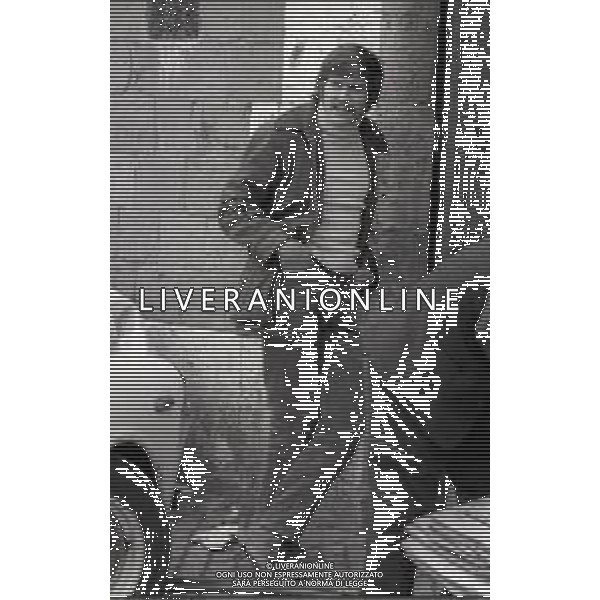 RETROSPETTIVA GIANNI MORANDI CANTANTE NELLA FOTO GIANNI MORANDI NEL FILM“LE CASTAGNE SONO BUONE“ NELL\'ANNO 1970 AG ALDO LIVERANI SAS