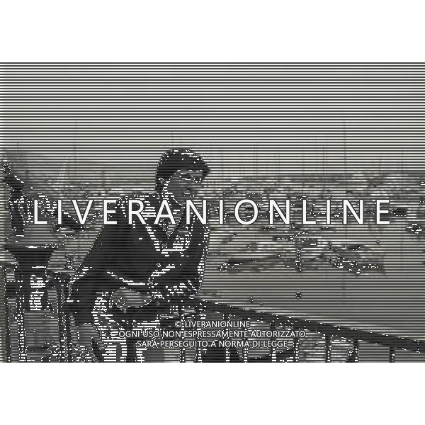 RETROSPETTIVA GIANNI MORANDI CANTANTE NELLA FOTO GIANNI MORANDI A SANREMO NELL\'ANNO 1980 AG ALDO LIVERANI SAS 