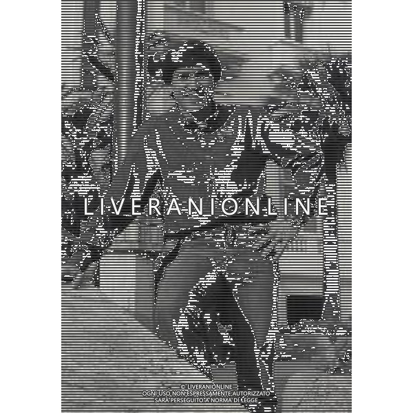 RETROSPETTIVA GIANNI MORANDI CANTANTE NELLA FOTO GIANNI MORANDI A SANREMO NELL\'ANNO 1980 AG ALDO LIVERANI SAS 