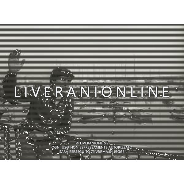 RETROSPETTIVA GIANNI MORANDI CANTANTE NELLA FOTO GIANNI MORANDI A SANREMO NELL\'ANNO 1980 AG ALDO LIVERANI SAS 