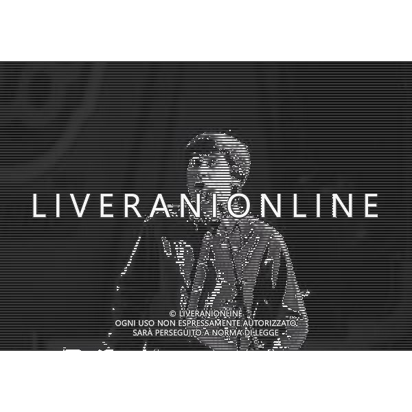RETROSPETTIVA GIANNI MORANDI CANTANTE NELLA FOTO GIANNI MORANDI A SANREMO NELL\'ANNO 1980 AG ALDO LIVERANI SAS 