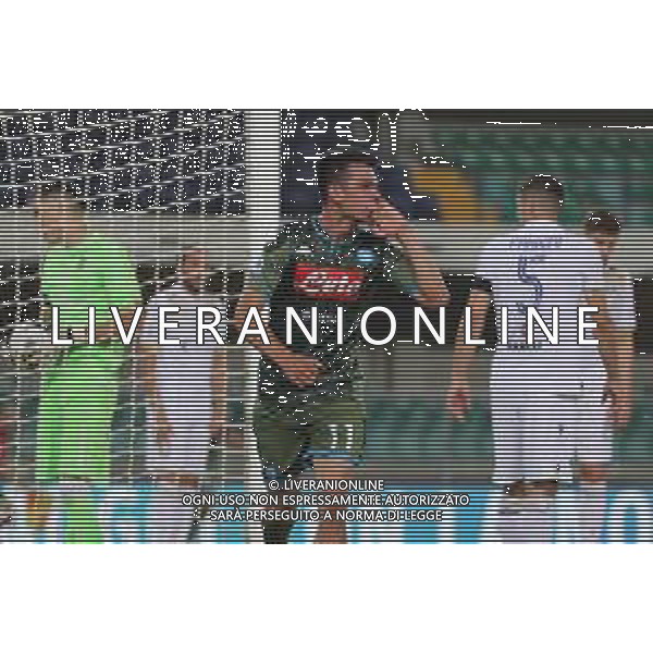 Hellas Verona - Napoli Campionato di Calcio Serie A TIM 23/06/2020 nella foto: Esultanza dopo il gol di Lozano Hirving (ssc napoli) ©Claudio Zamagni/Agenzia Aldo Liverani Lozano Hirving(ssc napoli) celebrates after scoring a goal during Italian Serie A soccer match between HELLAS VERONA - NAPOLI at Marc\'Antonio Bentegodi Stadium on June 23 2020 photo credit by Claudio Zamagni/Aldo Liverani Photo Agency/ AGENZIA ALDO LIVERANI SAS