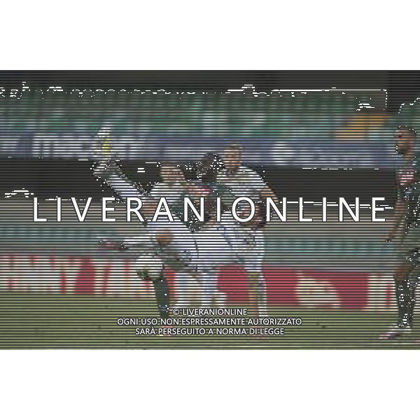 Verona (VR), Italia, 23 Giugno 2020, Stadio Marc\'Antonio Bentegodi, 27° giornata Campionato Serie A Tim 2019/2020, incontro tra le squadre dell\'Hellas Verona e del Napoli FC, nella foto: semi rovesciata di Samuel Di Carmine ©Davide Casentini / AGENZIA ALDO LIVERANI SAS