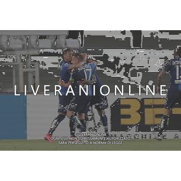 Verona (VR), Italia, 29 Giugno 2020, Stadio Marc\'Antonio Bentegodi, 31° giornata campionato di calcio Serie BKT 2019/2020, incontro tra le squadre del Chievo Verona e del Frosinone Calcio, nella foto: l\'esultanza di Obi e dei compagni di squadra ©Davide casentini / AGENZIA ALDO LIVERANI SAS