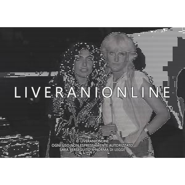RETROSPETTIVA LOREDANA BERTE\' CANTANTE NELLA FOTO LOREDANA BERTE\' CON DONATELLA RETTORE A VERONA AL FESTIVALBAR NELL\'ANNO 1979 AG ALDO LIVERANI SAS 