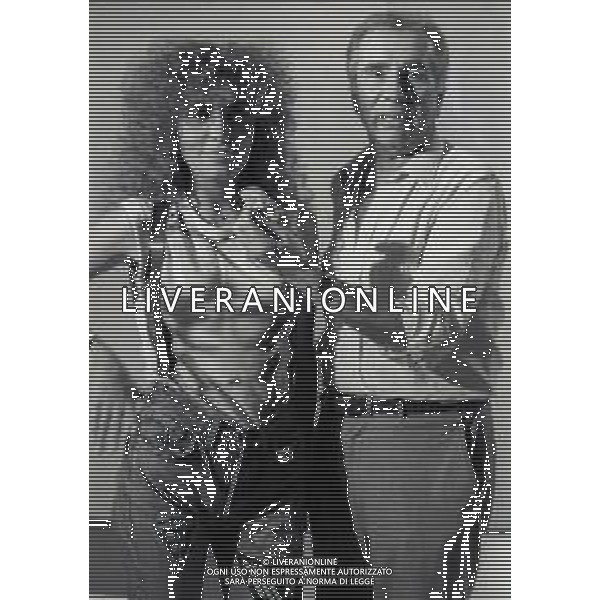 RETROSPETTIVA LOREDANA BERTE\' CANTANTE NELLA FOTO LOREDANA BERTE\' NELL\'ANNO 1983 NELLA TRASMISSIONE “CIPRIA“ CON ENZO TORTORA AG ALDO LIVERANI SAS 