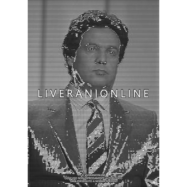TRASMISSIONE TELEVISIVA “ RISATISSIMA“ NELLA FOTO RENATO POZZETTO NELL\'ANNO 1985 AG ALDO LIVERANI SAS