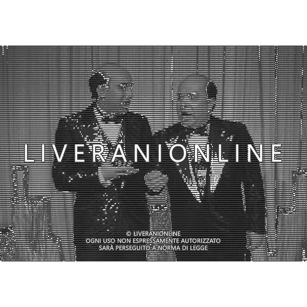 TRASMISSIONE TELEVISIVA “ RISATISSIMA“ NELLA FOTO ALFREDO PAPA E LINO BANFI NELL\'ANNO 1985 AG ALDO LIVERANI SAS