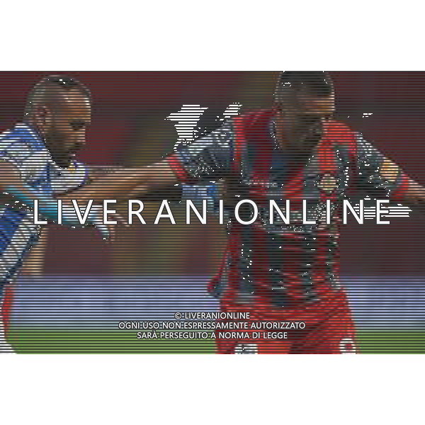 Campionato di Calcio Serie B 2019/2020 Cremona, Italia, 03 luglio 2020 Cremonese vs Pescara Nella foto: Ciofani (Cremonese) tiene lontano Scognamiglio (Pescara) AGENZIA LM MEDIA-AG ALDO LIVERANI SAS