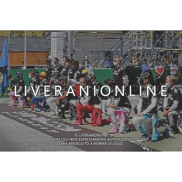 Some of the drivers take a knee on the grid, all wearing \'End Racism\' T-shirts. 05.07.2020. Formula 1 World Championship, Rd 1, Austrian Grand Prix, Spielberg, Austria, Race Day. / AGENZIA ALDO LIVERANI SAS - ITALY ONLY EDITORIAL USE ONLY
