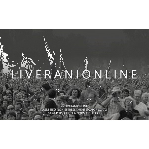 16-09-1979 MILANO PARCO SEMPIONE FESTA DELL\'UNITA\' NELLA FOTO GENTE COMIZIO DI ENRICO BERLINGUER AG ALDO LIVERANI SAS