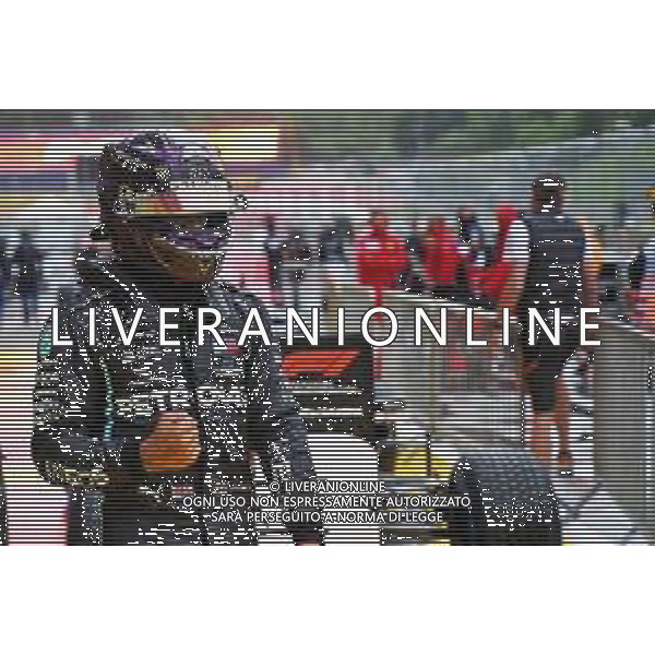 Lewis Hamilton (GBR) Mercedes AMG F1 celebrates his pole position in qualifying parc ferme. 11.07.2020. Formula 1 World Championship, Rd 2, Steiermark Grand Prix, Spielberg, Austria, Qualifying Day. / AGENZIA ALDO LIVERANI SAS - ITALY ONLY EDITORIAL USE ONLY