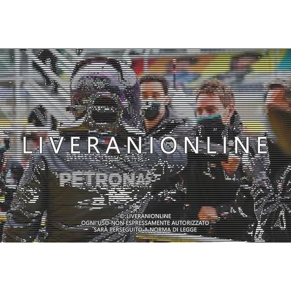 Lewis Hamilton (GBR) Mercedes AMG F1 celebrates his pole position in qualifying parc ferme. 11.07.2020. Formula 1 World Championship, Rd 2, Steiermark Grand Prix, Spielberg, Austria, Qualifying Day. / AGENZIA ALDO LIVERANI SAS - ITALY ONLY EDITORIAL USE ONLY