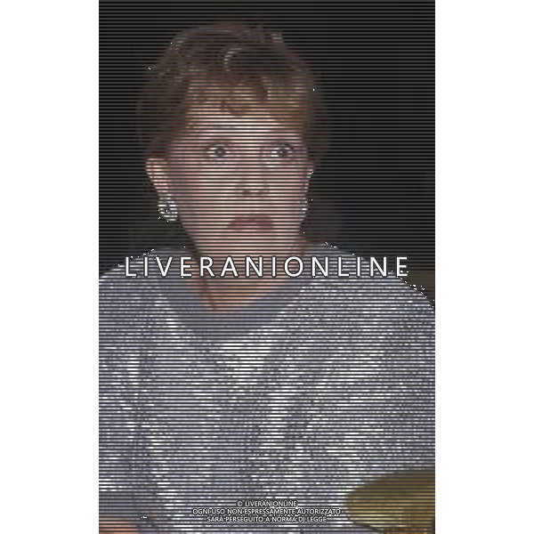 1986 Milano sala consiliare della provincia, presentazione libro scritto in memoria di Francoise Truffaut RETROSPETTIVA JEANNE MOREAU ATTRICE NELLA FOTO JEANNE MOREAU AG ALDO LIVERANI SAS