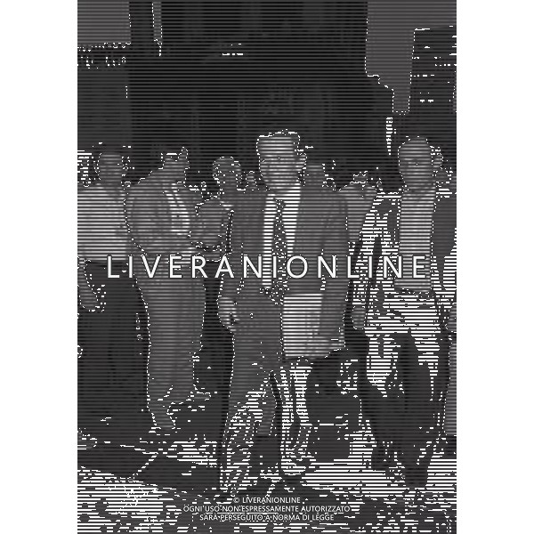 RETROSPETTIVA ENRICO BERLINGUER POLITICO NELLA FOTO ENRICO BERLINGUER AL COMIZIO A MILANO IN PIAZZA DUOMO ALLA CHIUSURA DELLA CAMPAGNA PER LE ELEZIONI NELL\'ANNO 1983 AG ALDO LIVERANI SAS 