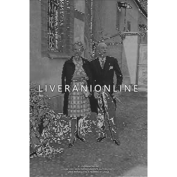 Campiglione Fenile 1970 - Matrimonio del Conte Ippolito Calvi di Bergolo Rocca Saporiti con Antonella San Martino D\'Aglie\' di San Germano (nipote di Paola Ruffo) - RETROSPETTIVA Nella foto Carlo Calvi di Bergolo con la moglie Iolanda di Savoia alle nozze del nipote ©ARCHIVIO / AGENZIA ALDO LIVERANI SAS