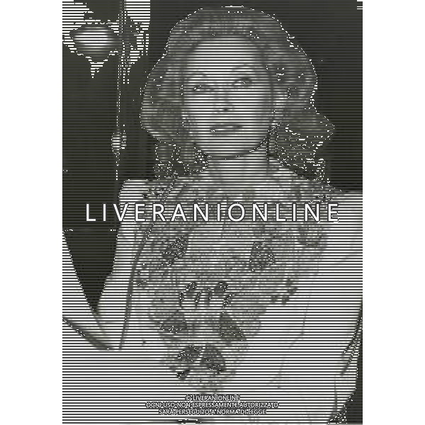 RETROSPETTIVA HELIETTA CARACCIOLO STILISTA I DI BIGIOTTERIA E GIOIELLI NELLA FOTO HELIETTA CARACCIOLO NELL\'ANNO 1984 AG ALDO LIVERANI SAS