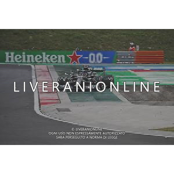 Lewis Hamilton (GBR) Mercedes AMG F1 W11 runs wide. 18.07.2020. Formula 1 World Championship, Rd 3, Hungarian Grand Prix, Budapest, Hungary, Qualifying Day. / AGENZIA ALDO LIVERANI SAS - ITALY ONLY EDITORIAL USE ONLY