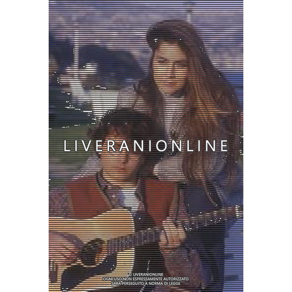 RETROSPETTIVA YARI CARRISI CANTANTE E COMPOSITORE DI COLONNE CINEMATOGRAFICHE NELLA FOTO YARI CARRISI CON ROMINA POWER AG ALDO LIVERANI SAS