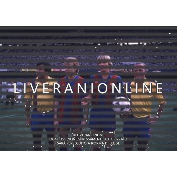 RETROSPETTIVA TERRY VENABLES ALLENATORE NELLA FOTO TERRY VENABLES-ARCHIBALD-BERNARD SCHUSTERE HARRTS ALLENATORE IN SECONDA BARCELLONA AG ALDO LIVERANI SAS