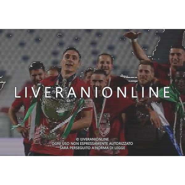 Reggio Audace-Bari Campionato di Calcio Legapro 2019/2020 Finale Playoff promozione serie B Reggio Emilia, 22 Luglio 2020 Nella foto: i giocatori della Reggiana Reggio Audace esultano col trofeo per la promozione in serie B Ph. Soli - Ag. Aldo Liverani / AGENZIA ALDO LIVERANI SAS