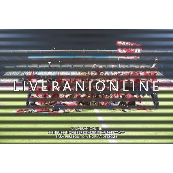 Reggio Audace-Bari Campionato di Calcio Legapro 2019/2020 Finale Playoff promozione serie B Reggio Emilia, 22 Luglio 2020 Nella foto: i giocatori della Reggiana Reggio Audace esultano col trofeo per la promozione in serie B Ph. Soli - Ag. Aldo Liverani / AGENZIA ALDO LIVERANI SAS