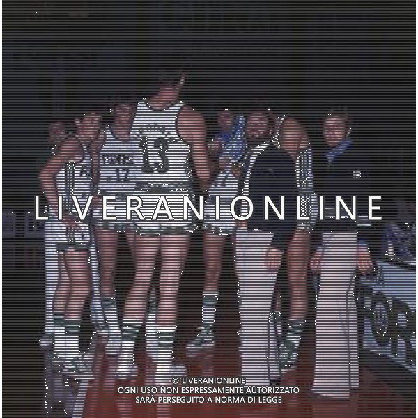 RETROSPETTIVA ARNALDO TAURISANO ALLENATORE BASKET NELLA FOTO ARNALDO TAURISANO ALLENATORE FORST CANTU\' AG ALDO LIVERANI SAS