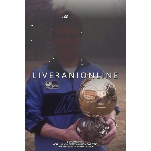RETROSPETTIVA LOTHAR MATTHAUS CALCIATORE NELLA FOTO LOTHAR MATTHAUS CON IL PALLONE D\'ORO NELL\'ANNO 1990 AG ALDO LIVERANI SAS