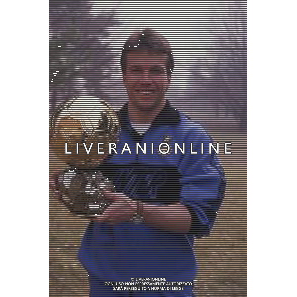 RETROSPETTIVA LOTHAR MATTHAUS CALCIATORE NELLA FOTO LOTHAR MATTHAUS CON IL PALLONE D\'ORO NELL\'ANNO 1990 AG ALDO LIVERANI SAS
