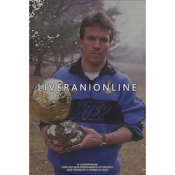 RETROSPETTIVA LOTHAR MATTHAUS CALCIATORE NELLA FOTO LOTHAR MATTHAUS CON IL PALLONE D\'ORO NELL\'ANNO 1990 AG ALDO LIVERANI SAS