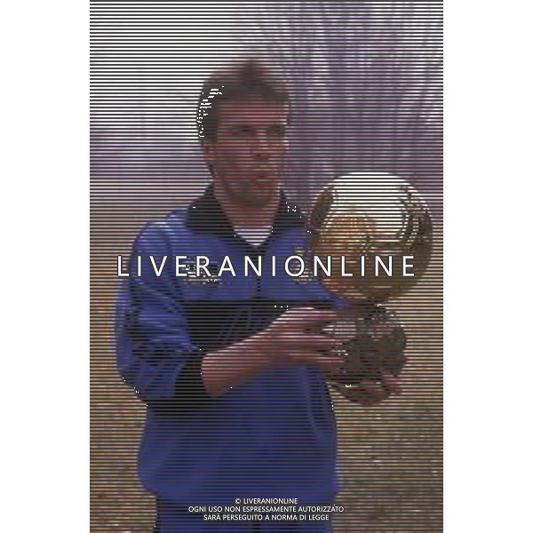 RETROSPETTIVA LOTHAR MATTHAUS CALCIATORE NELLA FOTO LOTHAR MATTHAUS CON IL PALLONE D\'ORO NELL\'ANNO 1990 AG ALDO LIVERANI SAS