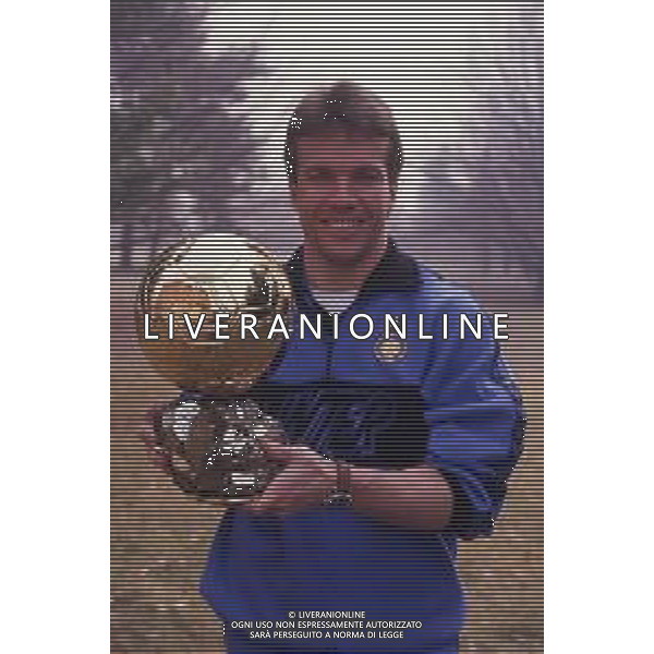 RETROSPETTIVA LOTHAR MATTHAUS CALCIATORE NELLA FOTO LOTHAR MATTHAUS CON IL PALLONE D\'ORO NELL\'ANNO 1990 AG ALDO LIVERANI SAS