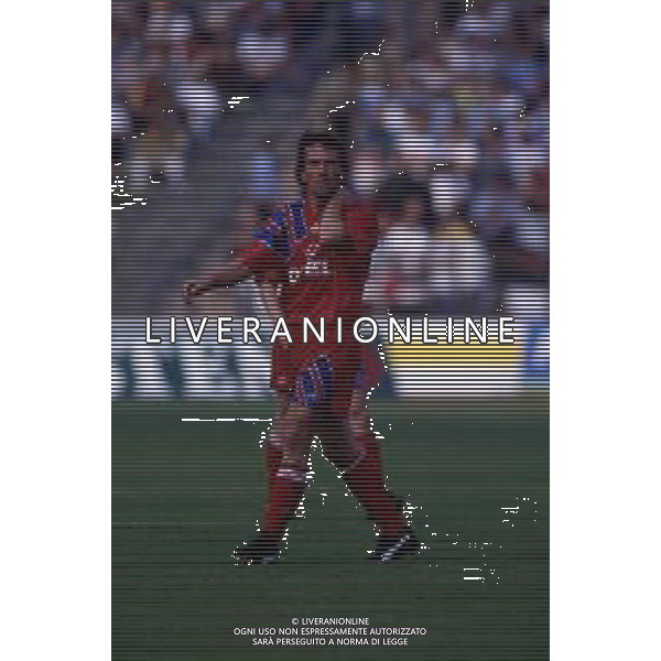 RETROSPETTIVA LOTHAR MATTHAUS CALCIATORE NELLA FOTO LOTHAR MATTHAUS CON LA MAGLIA DEL BAYERN MONACO NELL\'ANNO 1992-1993 AG ALDO LIVERANI SAS