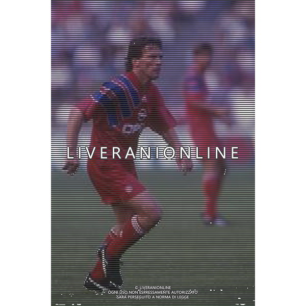 RETROSPETTIVA LOTHAR MATTHAUS CALCIATORE NELLA FOTO LOTHAR MATTHAUS CON LA MAGLIA DEL BAYERN MONACO NELL\'ANNO 1992-1993 AG ALDO LIVERANI SAS